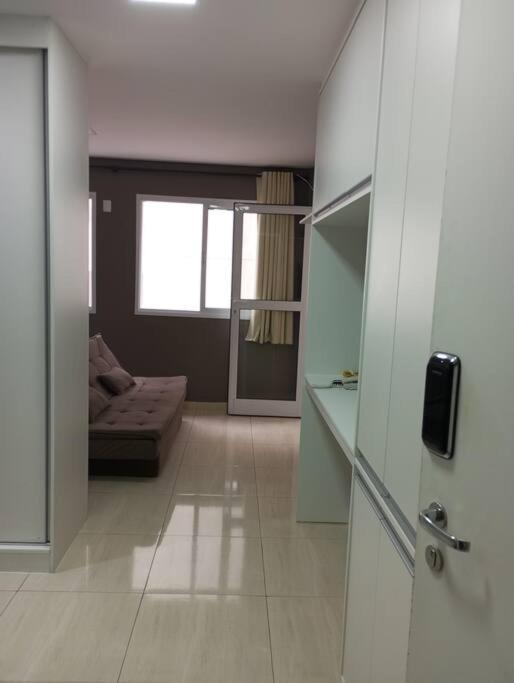 Black House Com Garagem Gratuita, Piscina, Ao Lado Do Metro E 25 De Marco * São Paulo