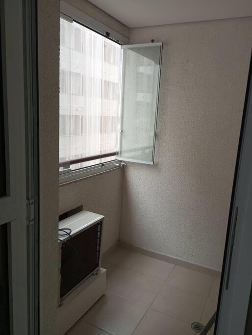 Black House Com Garagem Gratuita, Piscina, Ao Lado Do Metro E 25 De Marco São Paulo