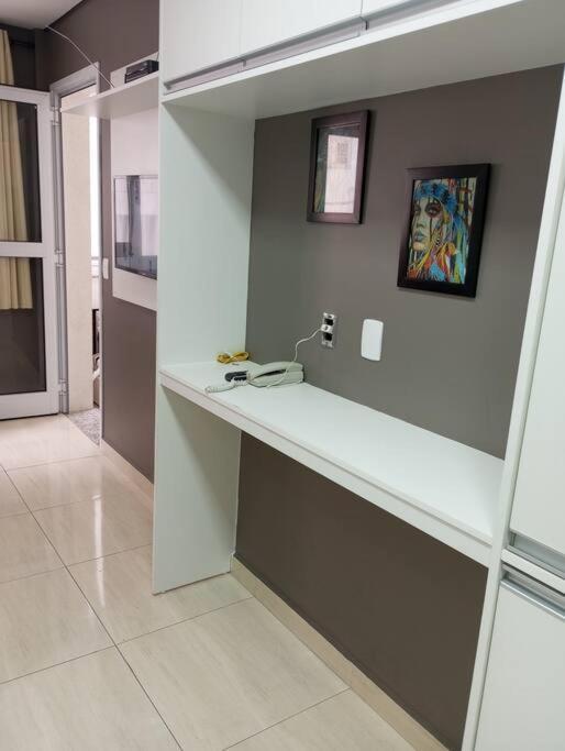 Black House Com Garagem Gratuita, Piscina, Ao Lado Do Metro E 25 De Marco * São Paulo